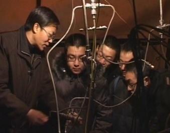 知道学生进行试验1.png